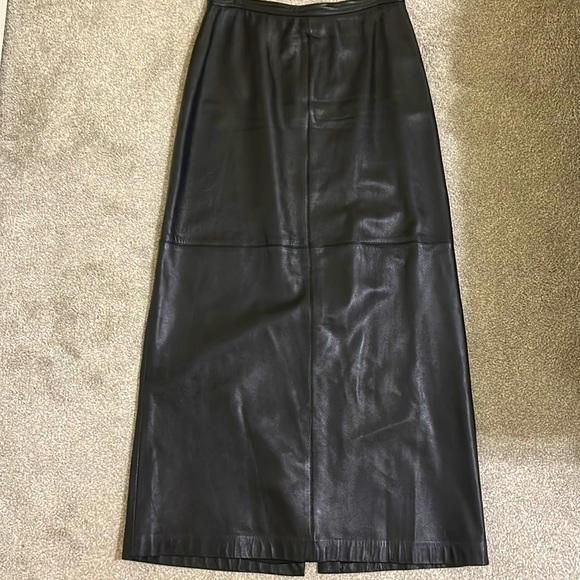 Ellen Tracy Dresses & Skirts - Ellen Tracy Black A-Line Skirt
